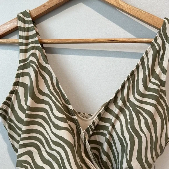 NWT Andie Swim Capri Wrap Front One Piece in Bias Stripe Olive M - Picture 7 of 11